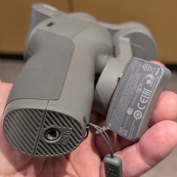 DJI Osmo Mobile 3 Gimbal - Picture 10 of 13